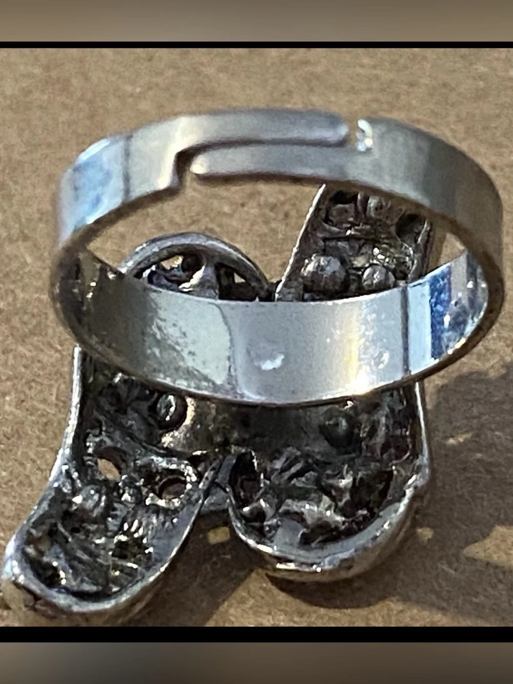 N/A ring features